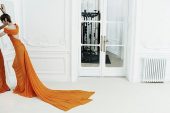 Balenciaga Pre-Fall 2026: Devinim Halinde Bir Geçmiş