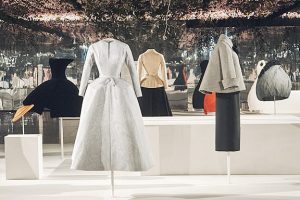 Dior’dan Formun Grameri: Couture, Heykel ve Miras Üzerine Bir Sergi