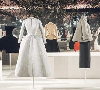 Dior’dan Formun Grameri: Couture, Heykel ve Miras Üzerine Bir Sergi