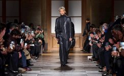 Hermès: Sessiz Bir Çizgi, Son Bir Selam