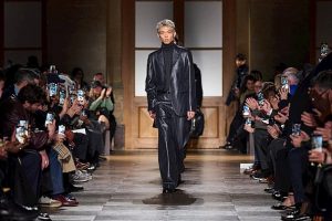 Hermès: Sessiz Bir Çizgi, Son Bir Selam