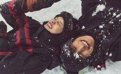 Kış Aşklarının Karanlık Yüzü: “Sledging” Nedir?