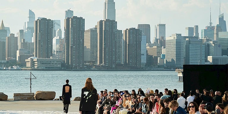 New York Moda Haftası Sonbahar/Kış 2026 Başlıyor: Takvimde Kimler Var, Kimler Yok?