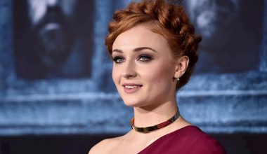 SOPHIE TURNER GAME OF THRONES ‘SPOILERI’ MI VERDİ?